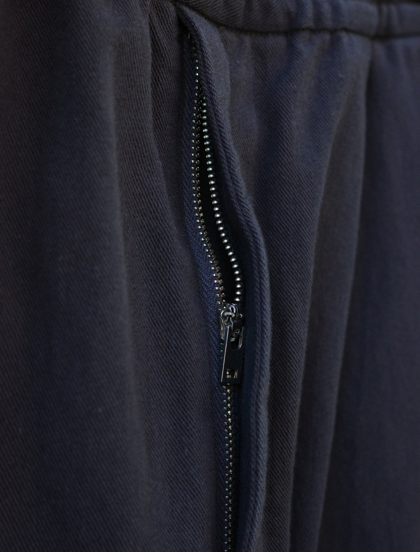 awasa Hard Twist Cotton Twill Wide Easy Shorts Navy