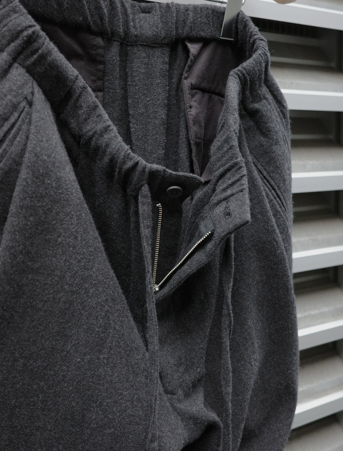 ULTERIOR Super Fine Wool Viyella Drawstring Pants - Top Charcoal