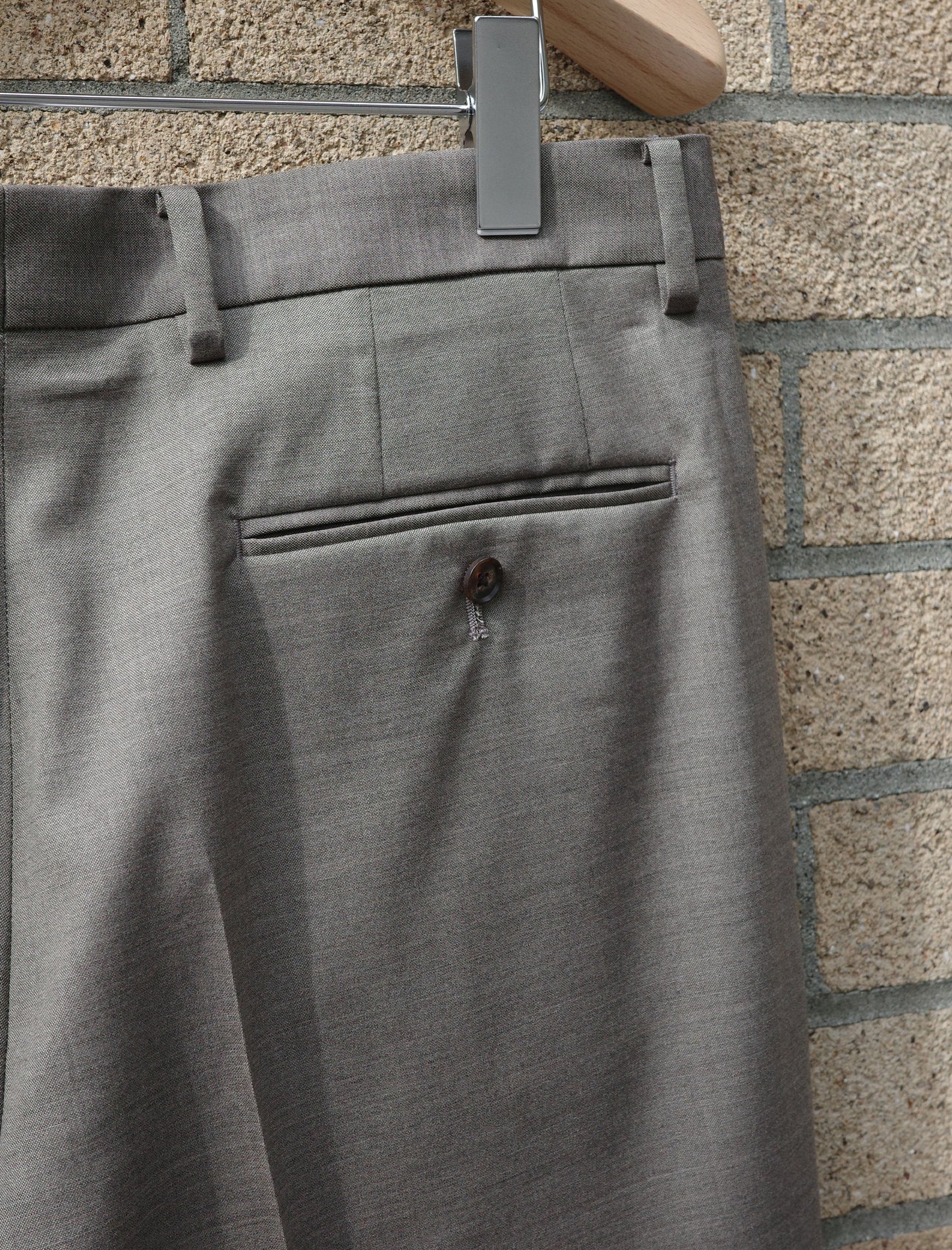 Super 120's Wool Chambray Tuck Trousers - Mocha