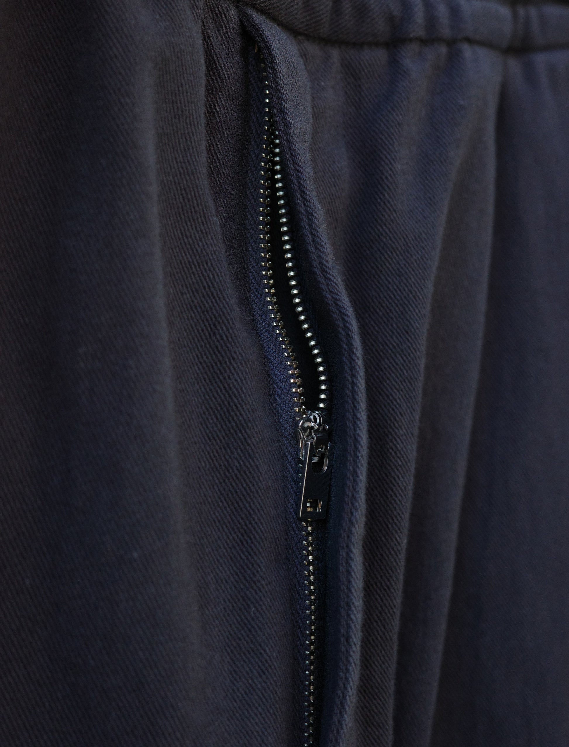 awasa Hard Twist Cotton Twill Wide Easy Shorts Navy