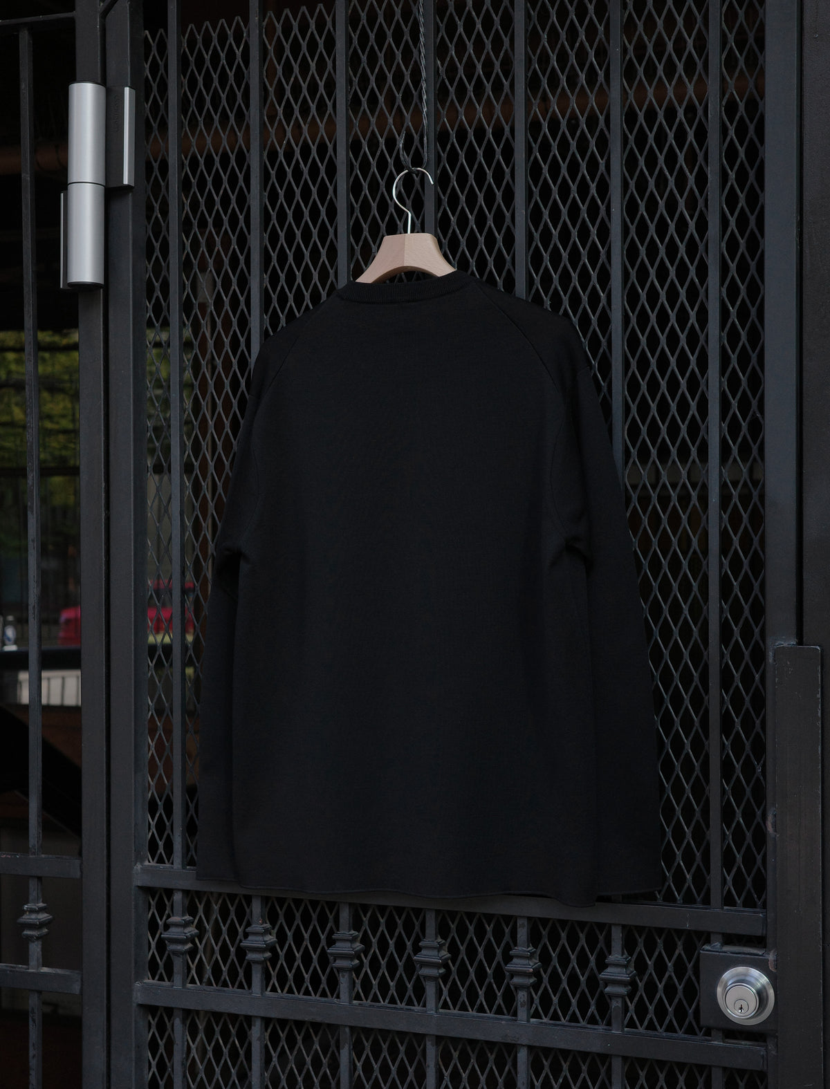 32G Smooth Wool Crewneck - Black