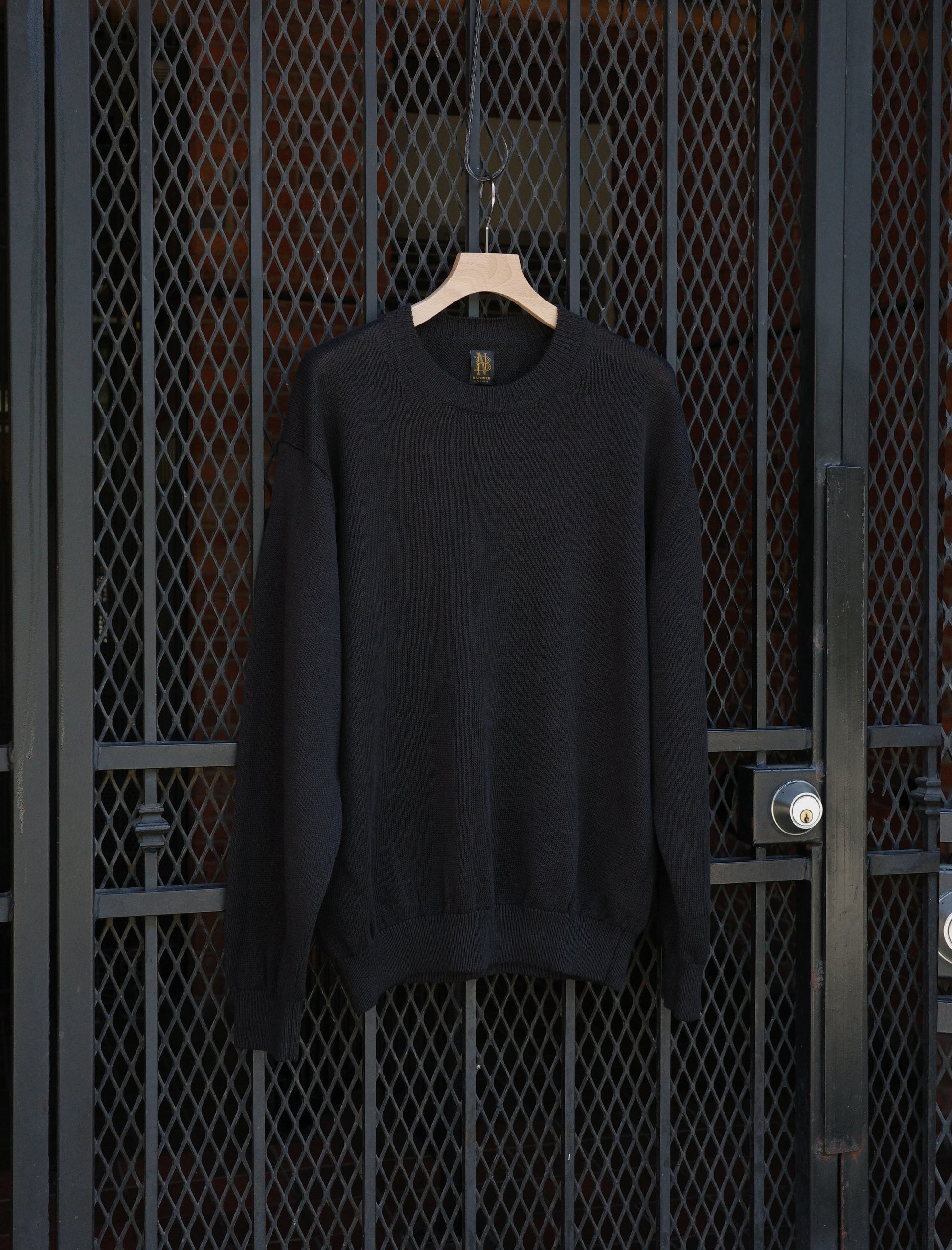 BATONER Washed High Count Linen Crewneck Black