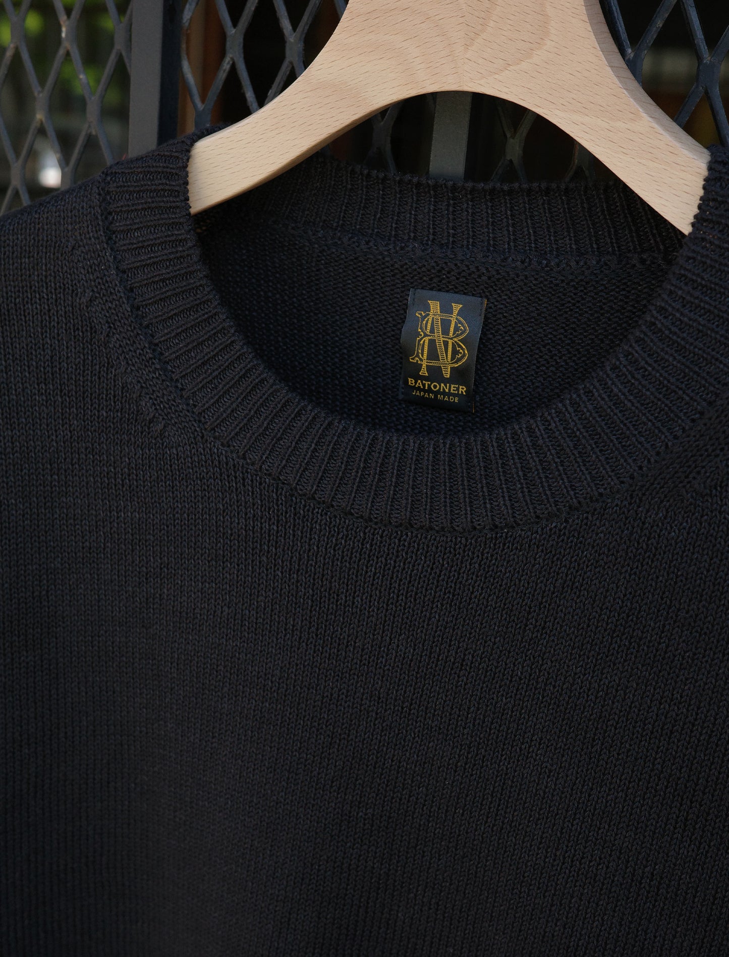 BATONER Washed High Count Linen Crewneck  Black