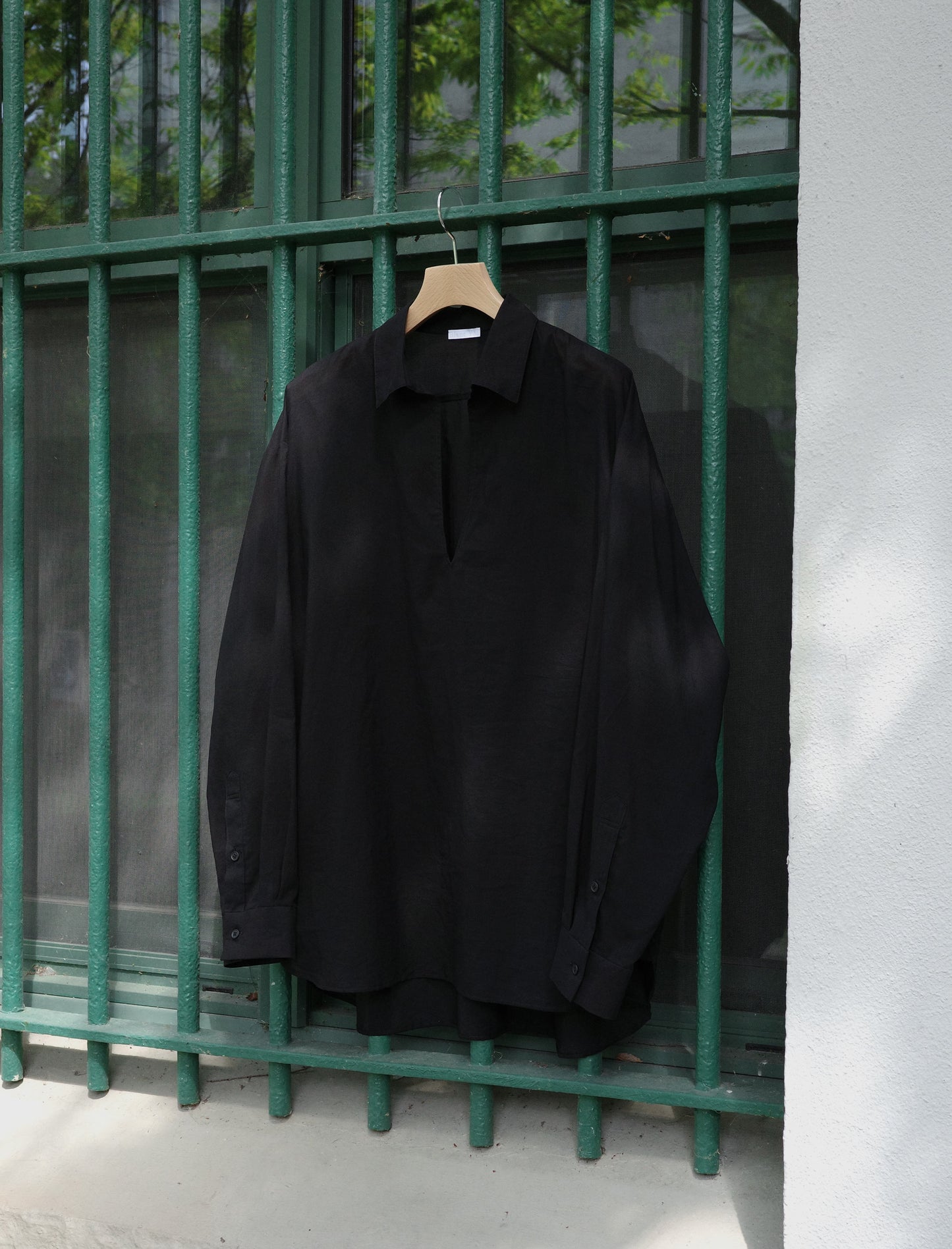 Blanc YM Supima Cotton Skipper Shirt Black