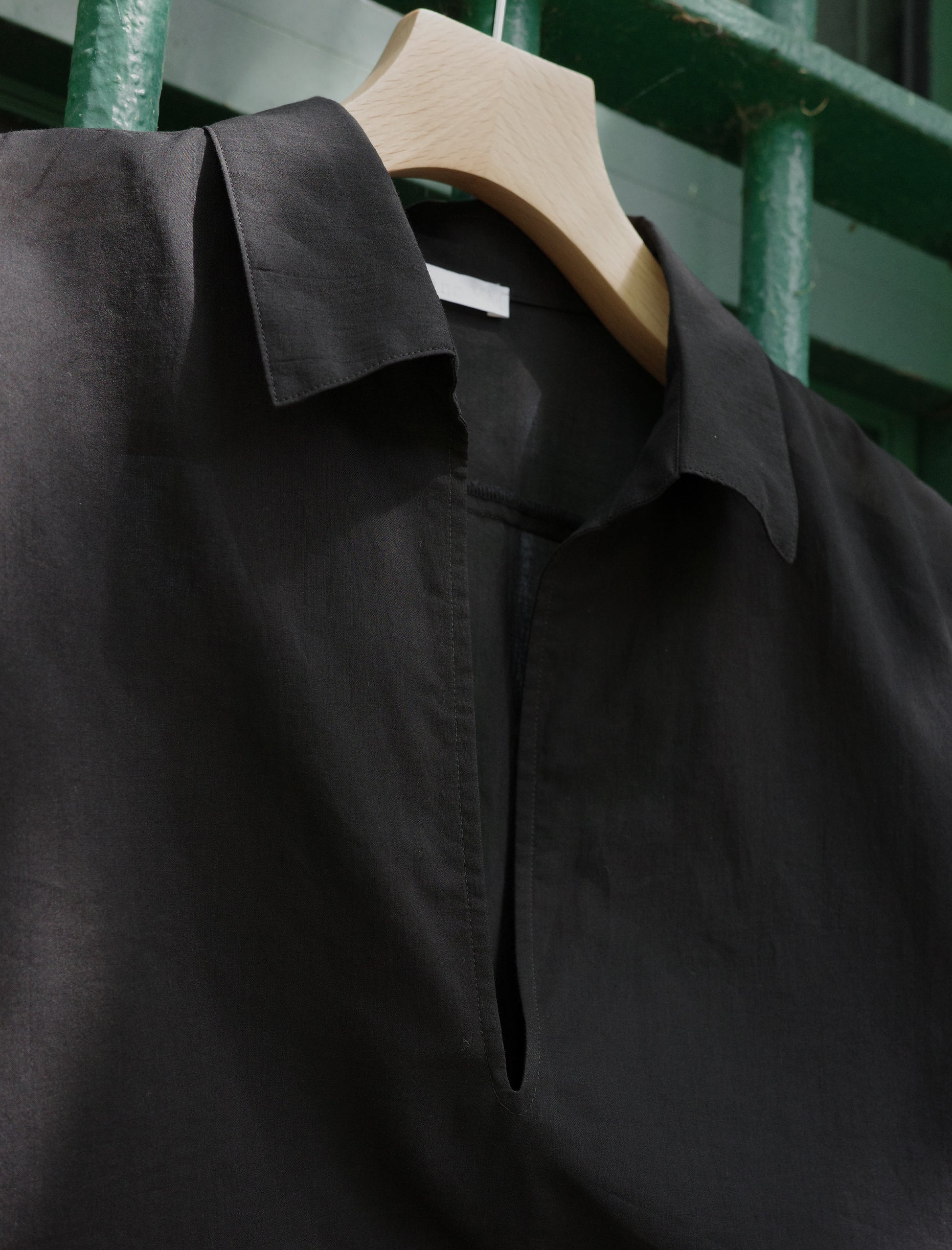 Blanc YM Supima Cotton Skipper Shirt Black
