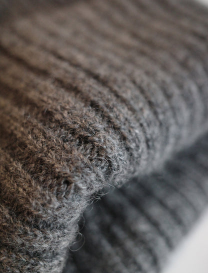 COMESANDGOES Cashmere Knit - Charcoal
