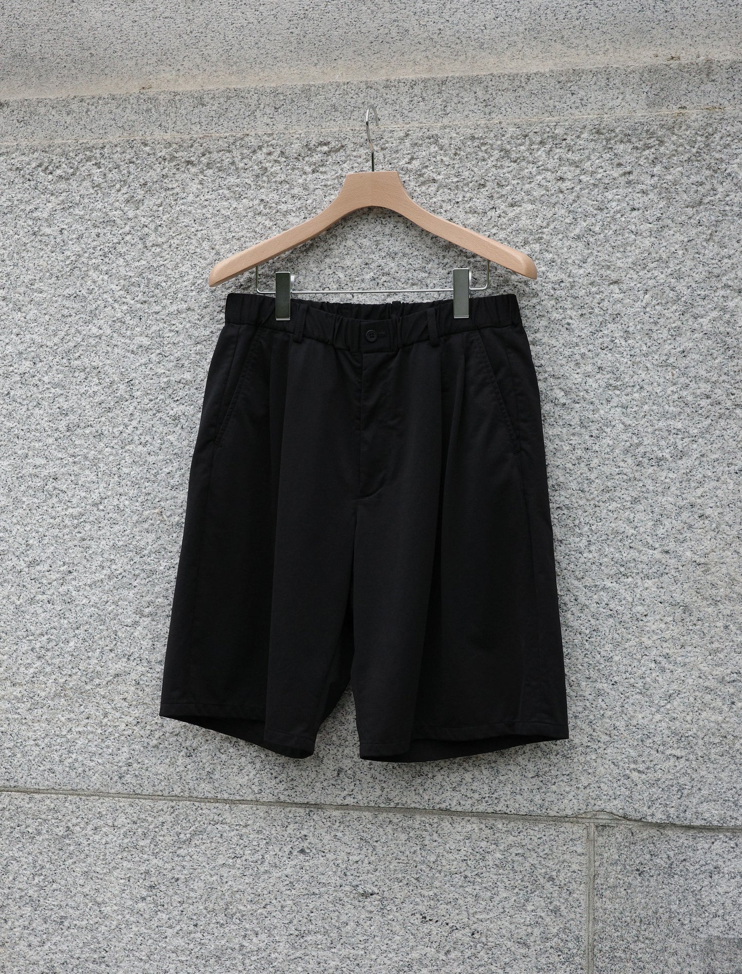 KANEMASA PHIL. 36G Nylon Tuck Easy Shorts Black