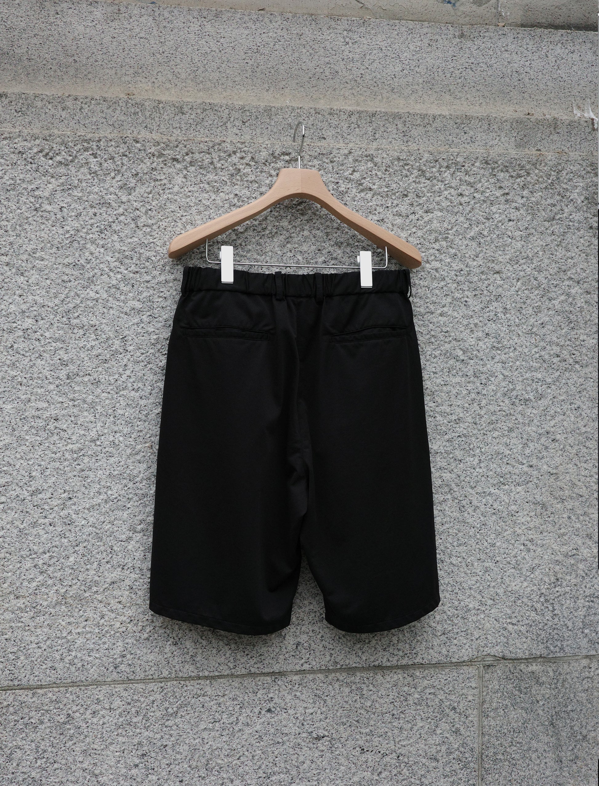 KANEMASA PHIL. 36G Nylon Tuck Easy Shorts Black