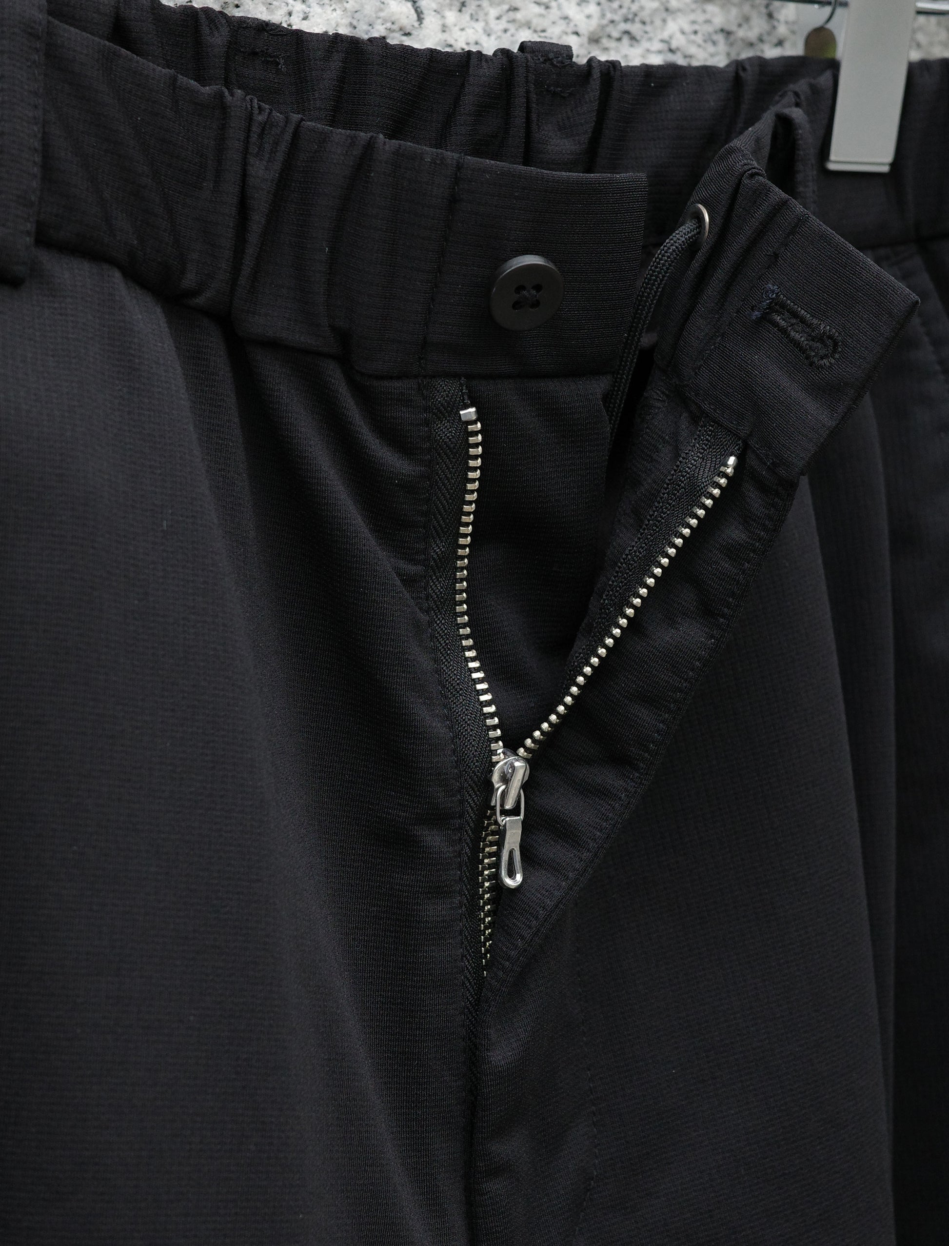 KANEMASA PHIL. 36G Nylon Tuck Easy Shorts Black