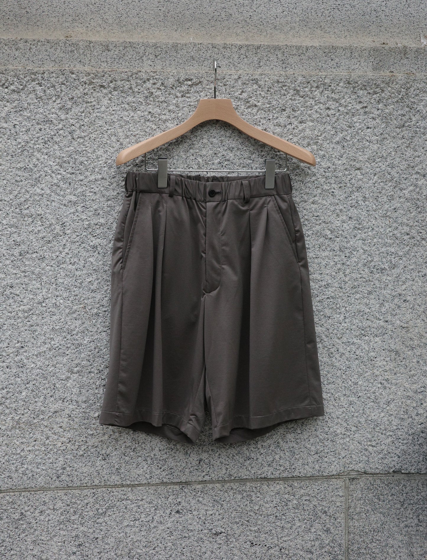 46G Tuck Easy Shorts - Charcoal