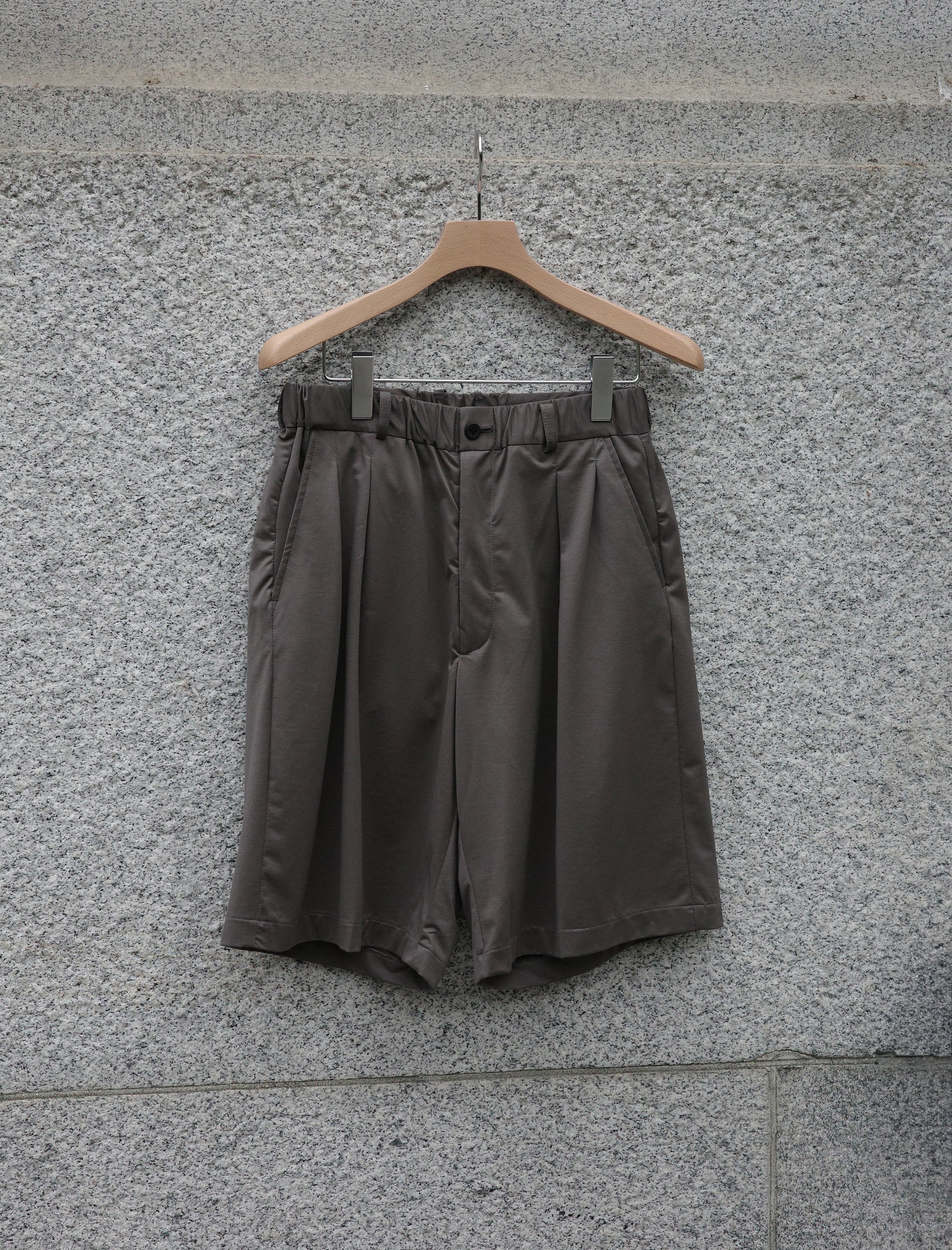 46G Tuck Easy Shorts - Charcoal