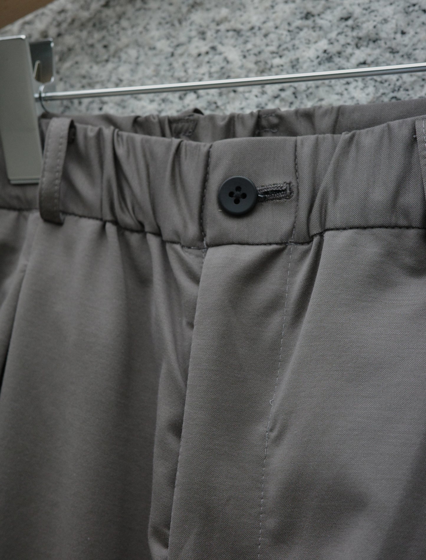46G Tuck Easy Shorts - Charcoal