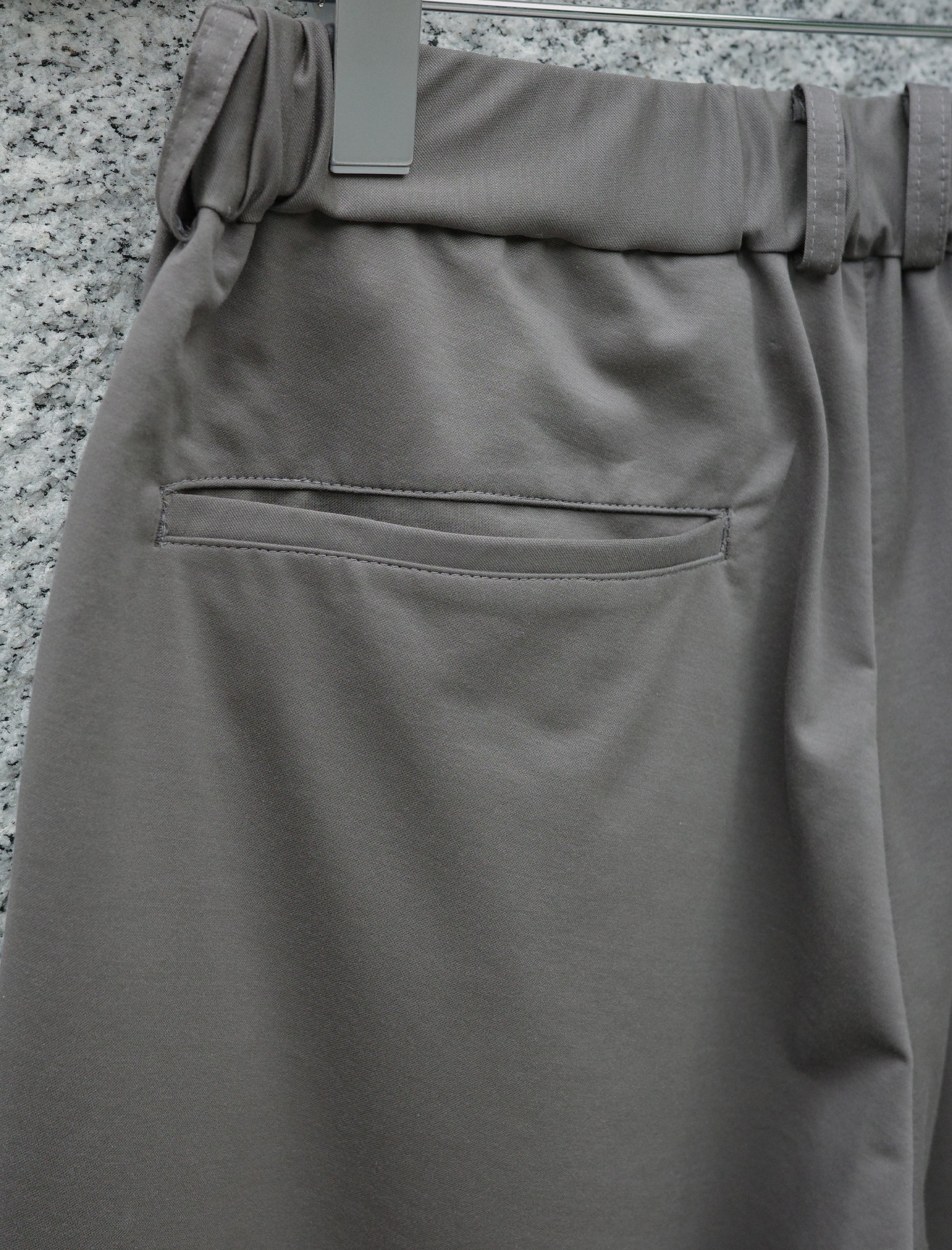 46G Tuck Easy Shorts - Charcoal