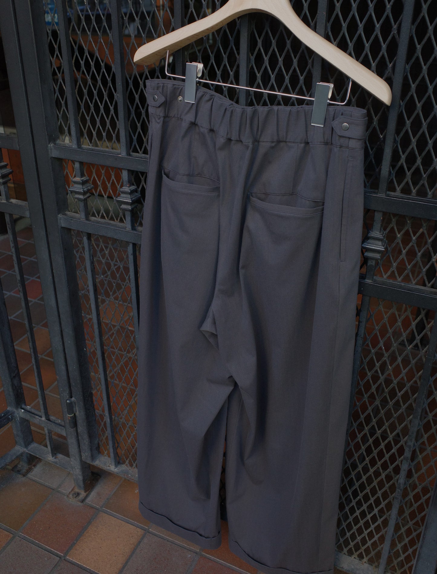 KANEMASA PHIL. 46G SOLARO Gurkha Pants Charcoal Black 