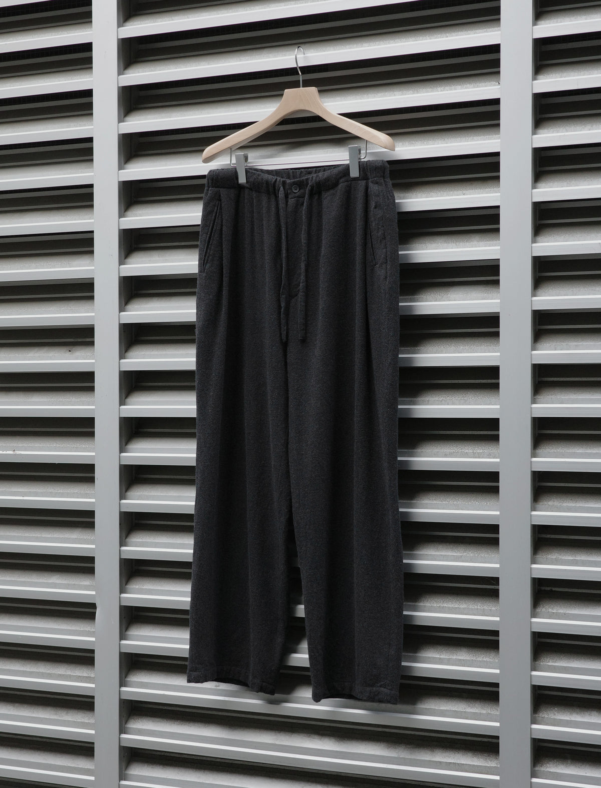 ULTERIOR Super Fine Wool Viyella Drawstring Pants - Top Charcoal