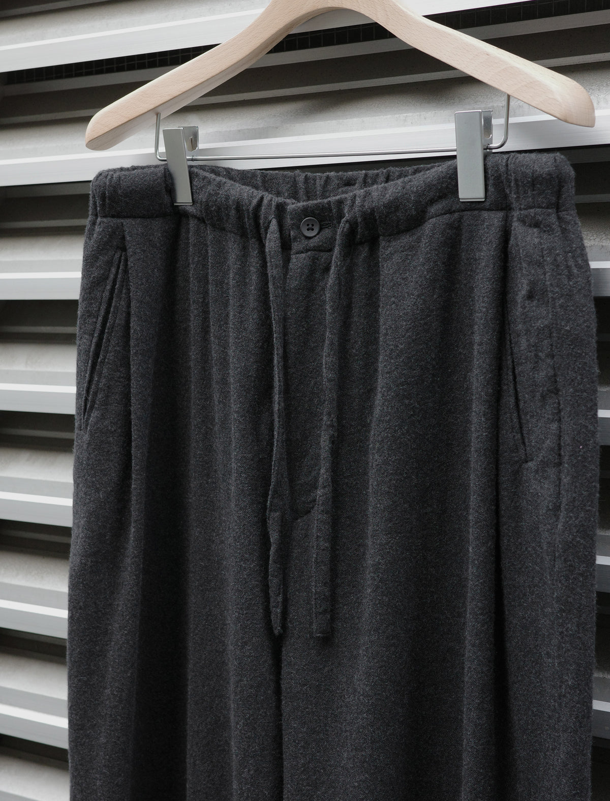 ULTERIOR Super Fine Wool Viyella Drawstring Pants - Top Charcoal