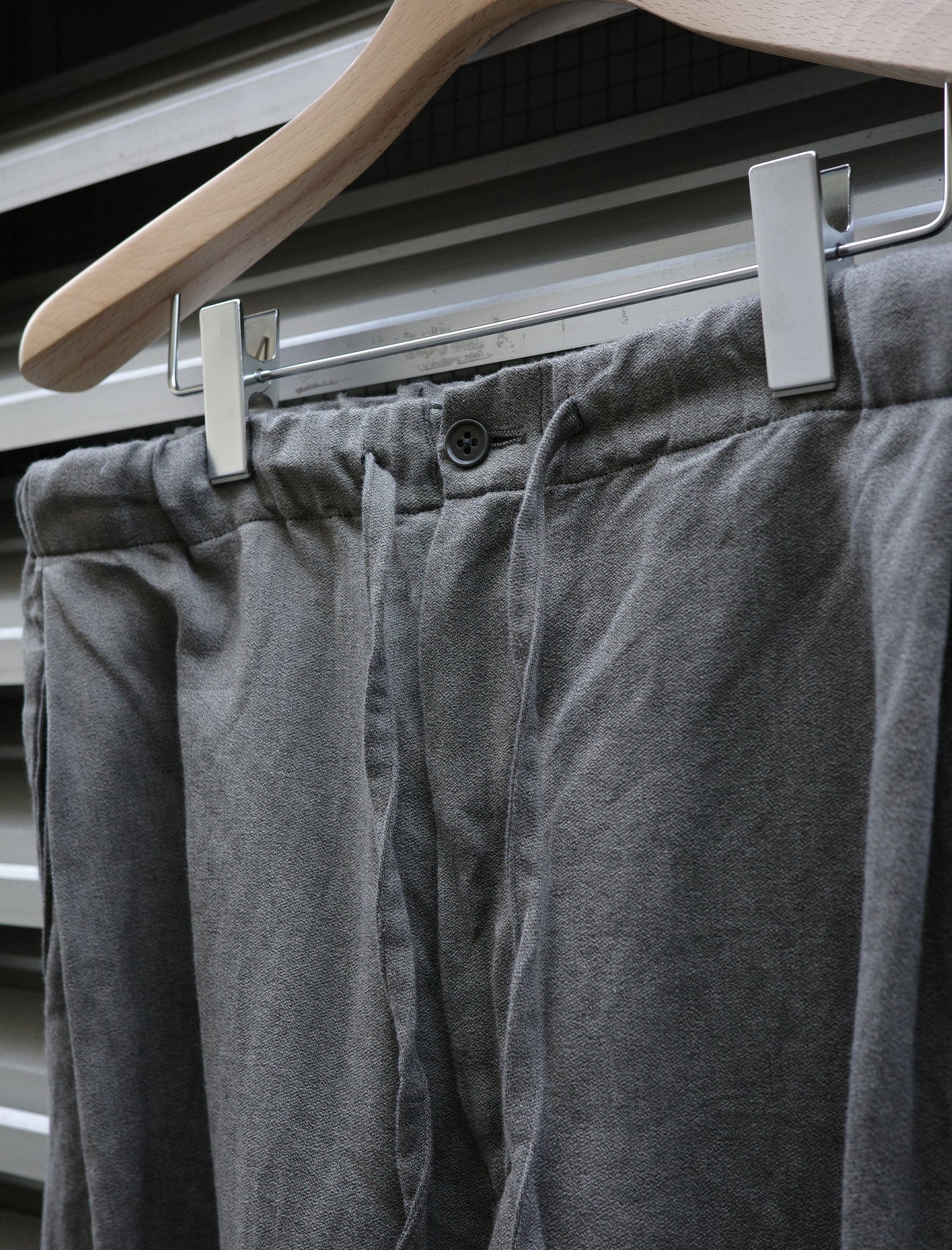 ULTERIOR Washed C/L Corkscrew Drawstring Pants Khaki Grey