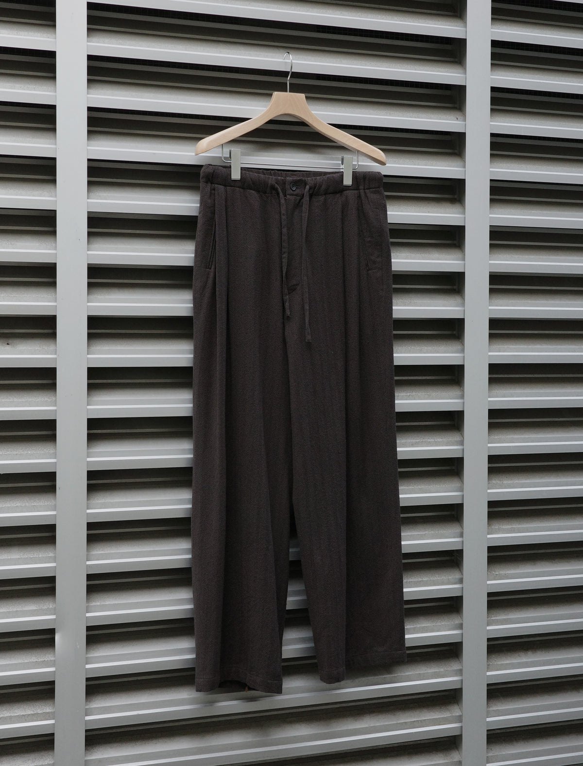 ULTERIOR Washed W/S Herringbone Drawstring Wide Pants - Dark Brown