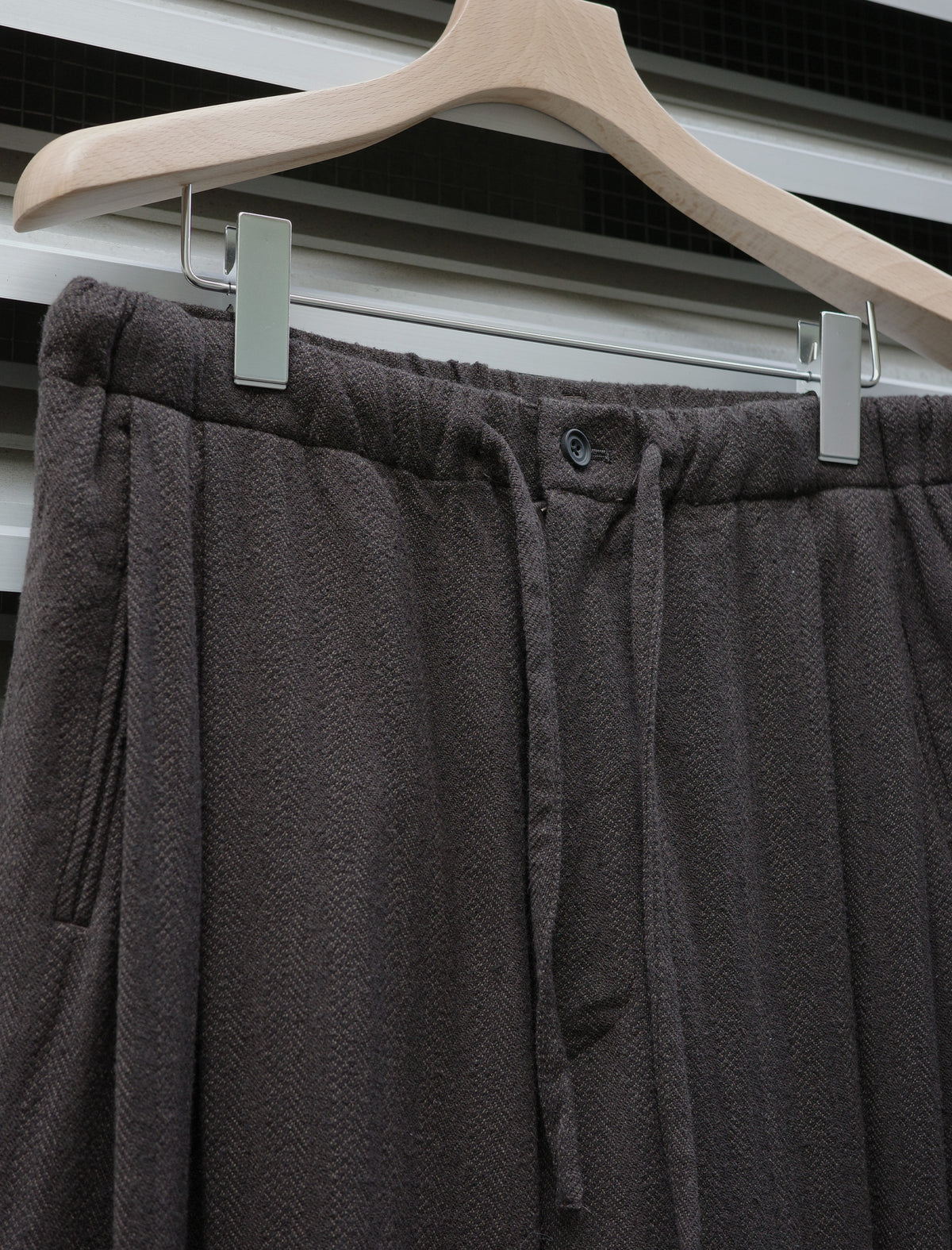 ULTERIOR Washed W/S Herringbone Drawstring Wide Pants - Dark Brown