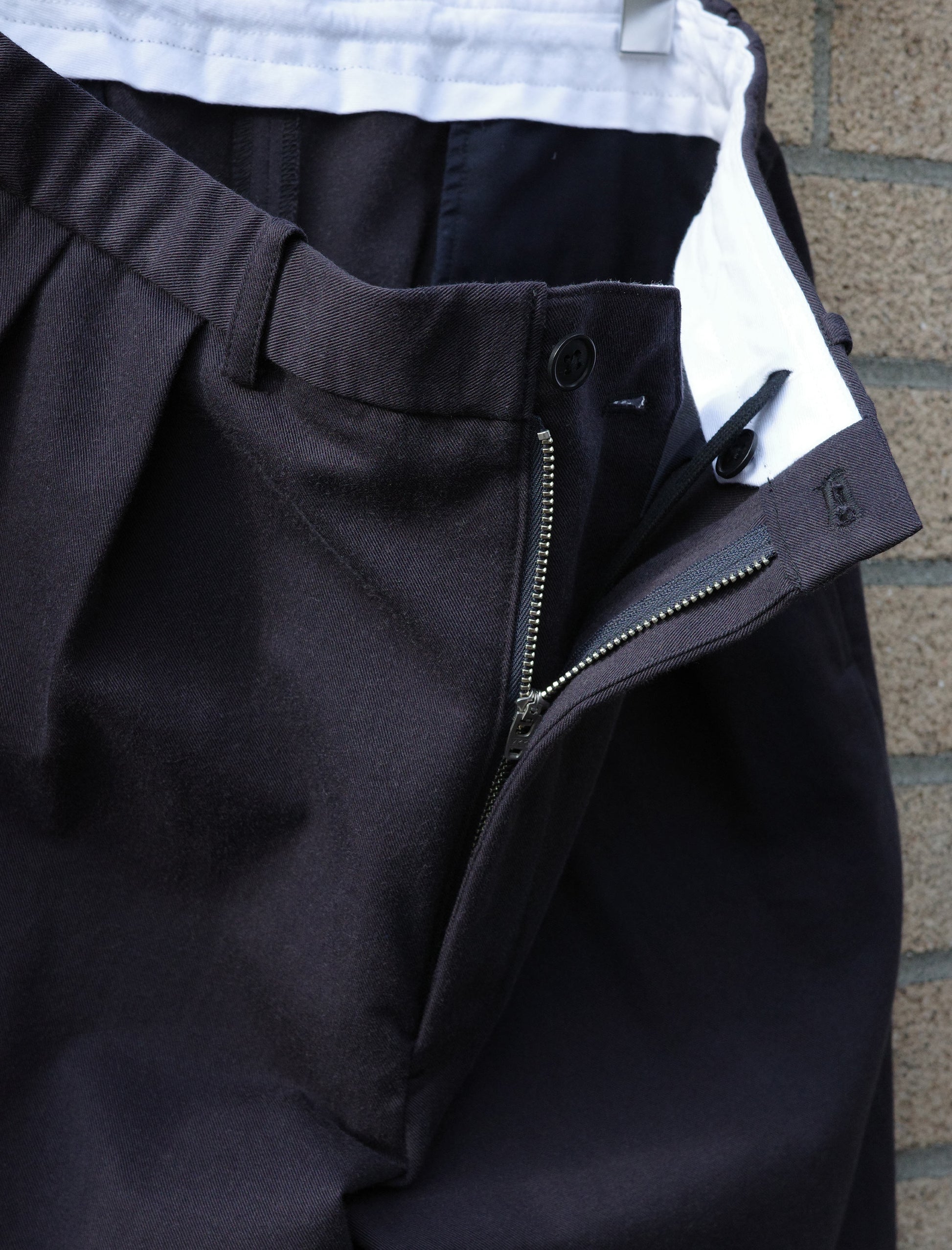 Y Organic Cotton Tencel Chino Shorts - Navy